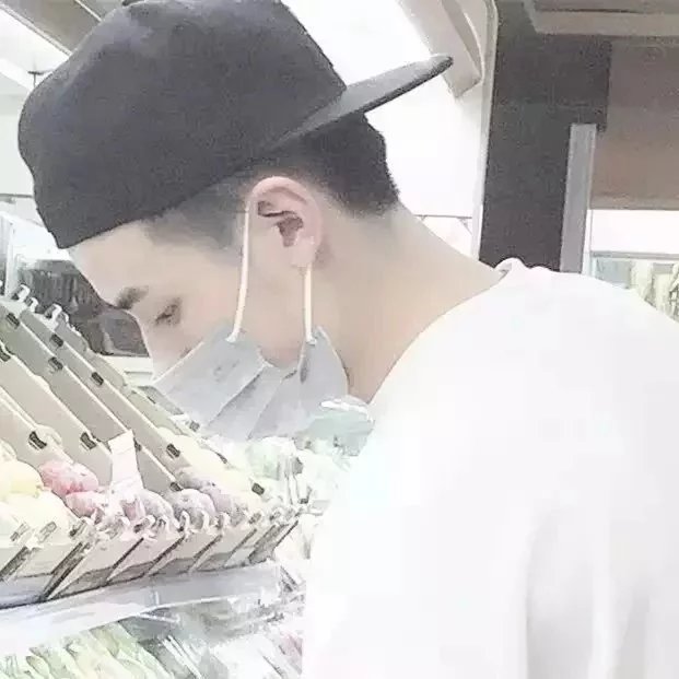 诸融彬婉