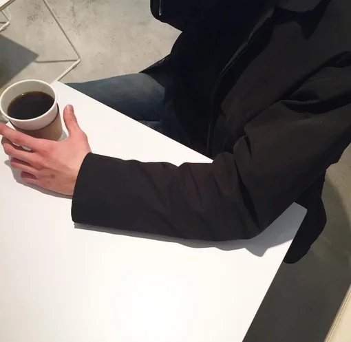 荣心飘岩